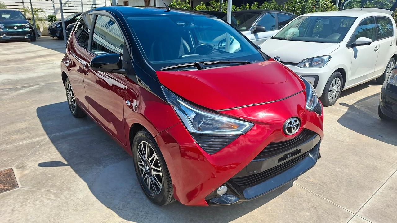 Toyota Aygo Connect 1.0 VVT-i 72 CV 5 porte x-cool MMT