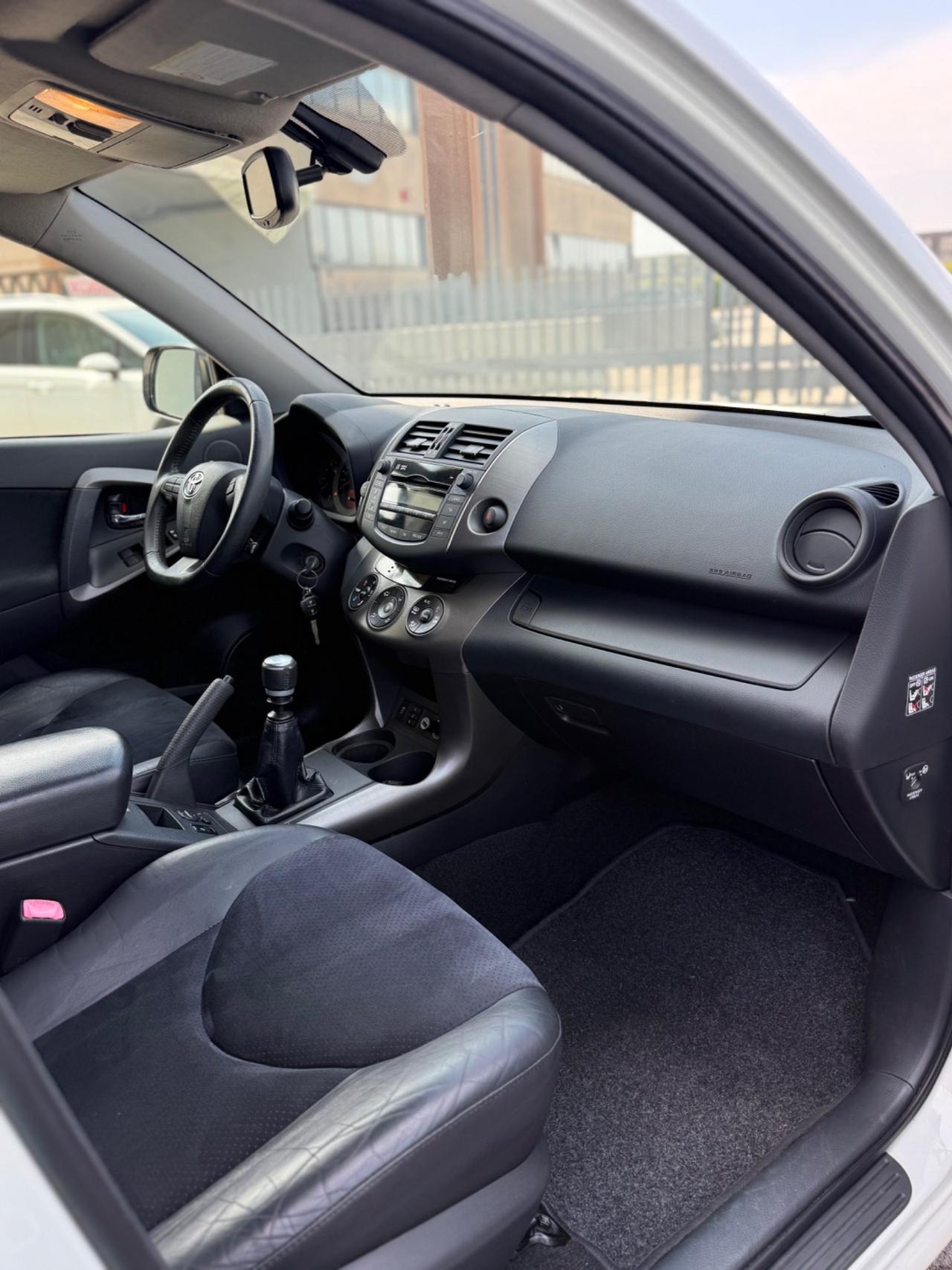 Toyota RAV 4 RAV4 Crossover 2.2 D-4D 150 CV DPF Exclusive