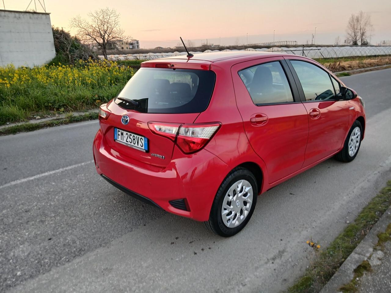 Toyota Yaris 1.5Hybrid 5 porte 1proprietario NuovA