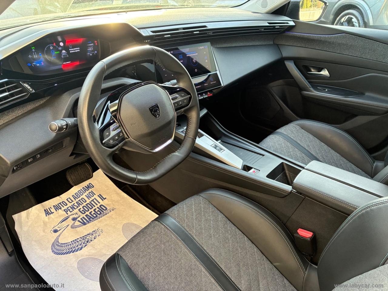 PEUGEOT 408 Hybrid 225 e-EAT8 Allure Pack