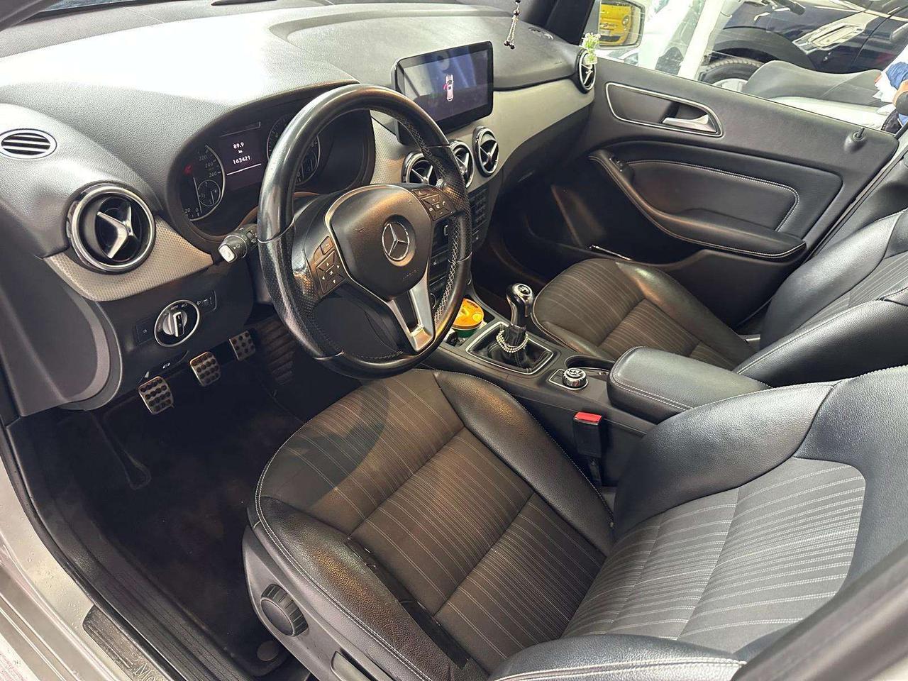 Mercedes-Benz B 180 B 180 be Premium