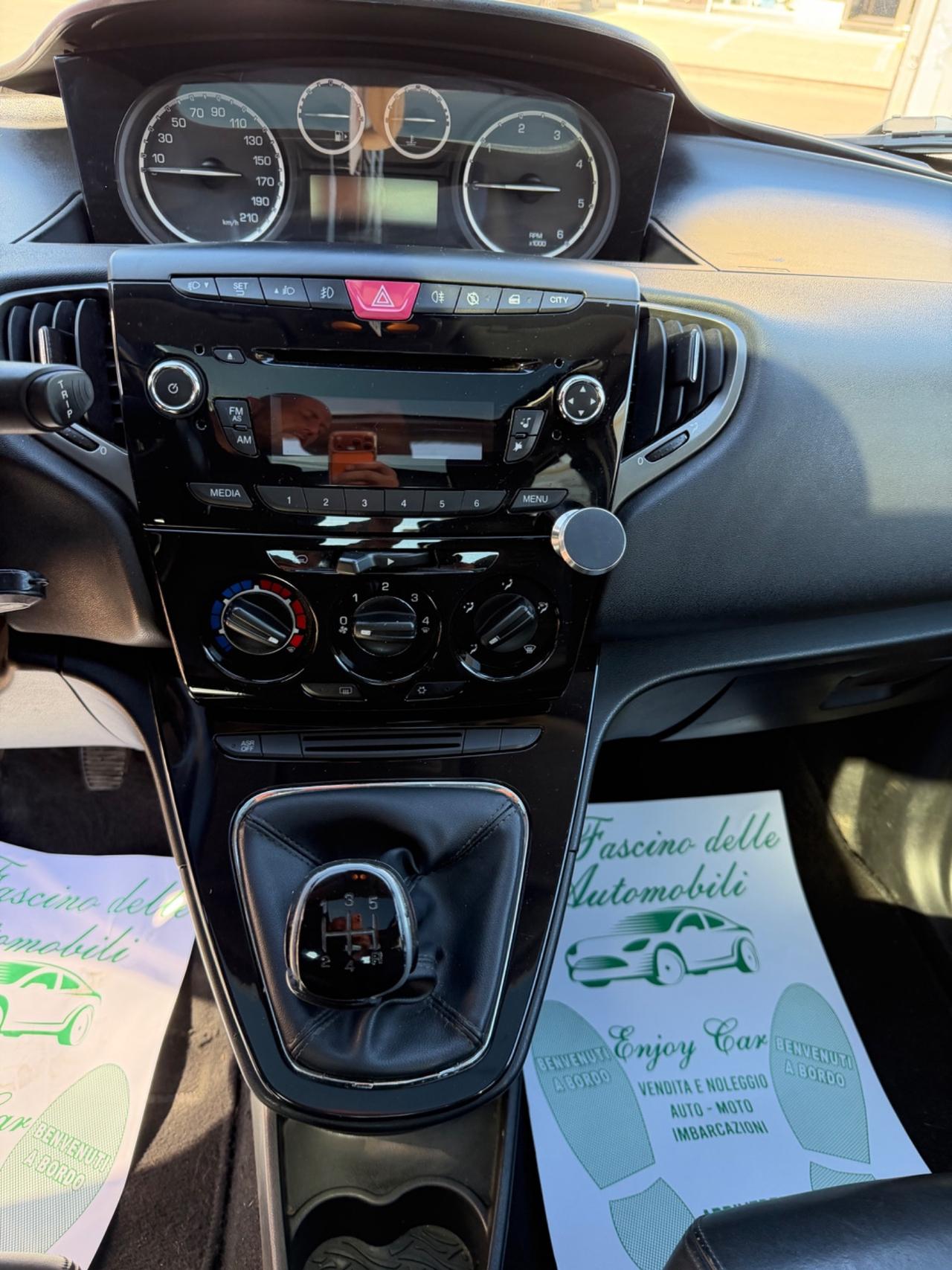 Lancia Ypsilon 1.3 MJT Tetto Apribile 16V 95 CV 5 porte S&S Platinum