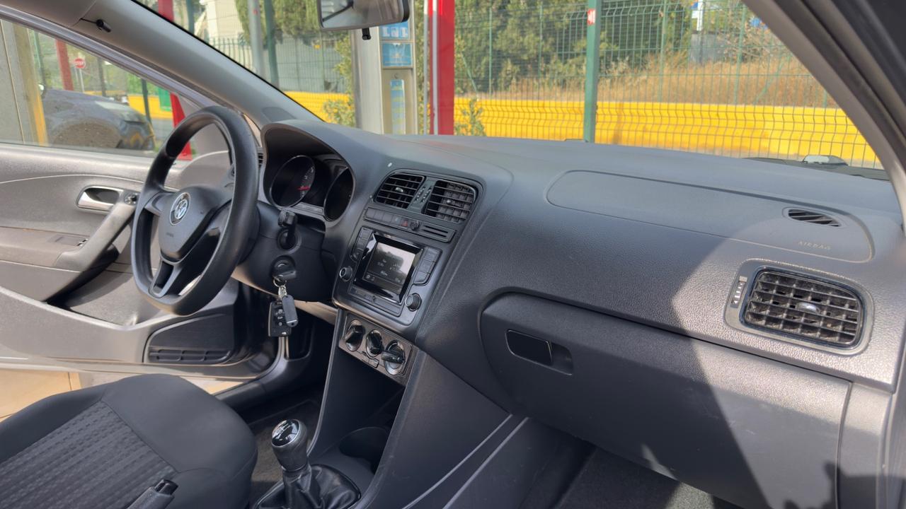Volkswagen Polo 1.0 MPI 5p. Trendline 2015