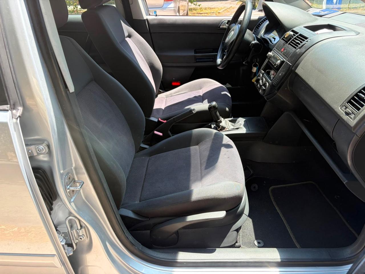Volkswagen Polo 1.2 benzina neopatentati