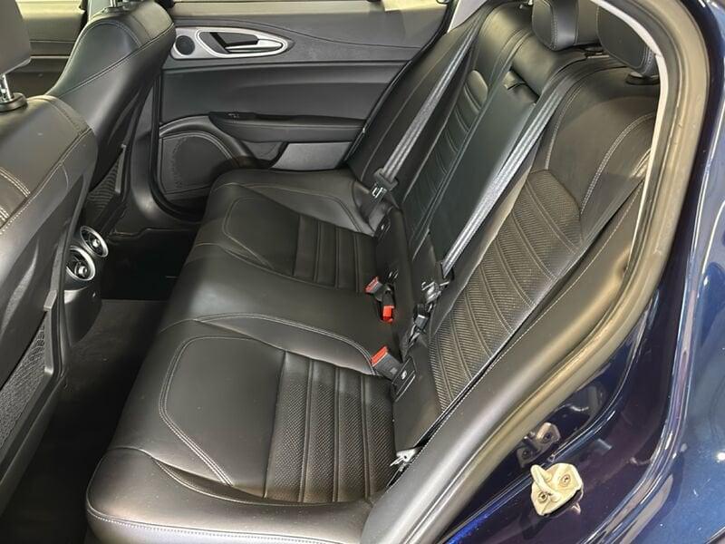 Alfa Romeo Giulia 2.2 Turbo AT8 210CV AWD Q4 Veloce