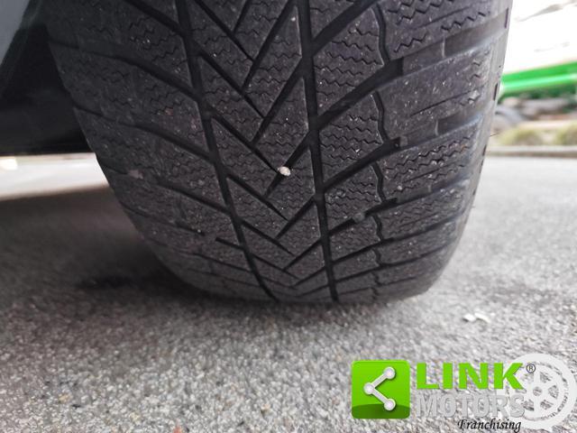 LAND ROVER Discovery 2.0 SD4 240 CV HSE Luxury GARANZIA INCLUSA