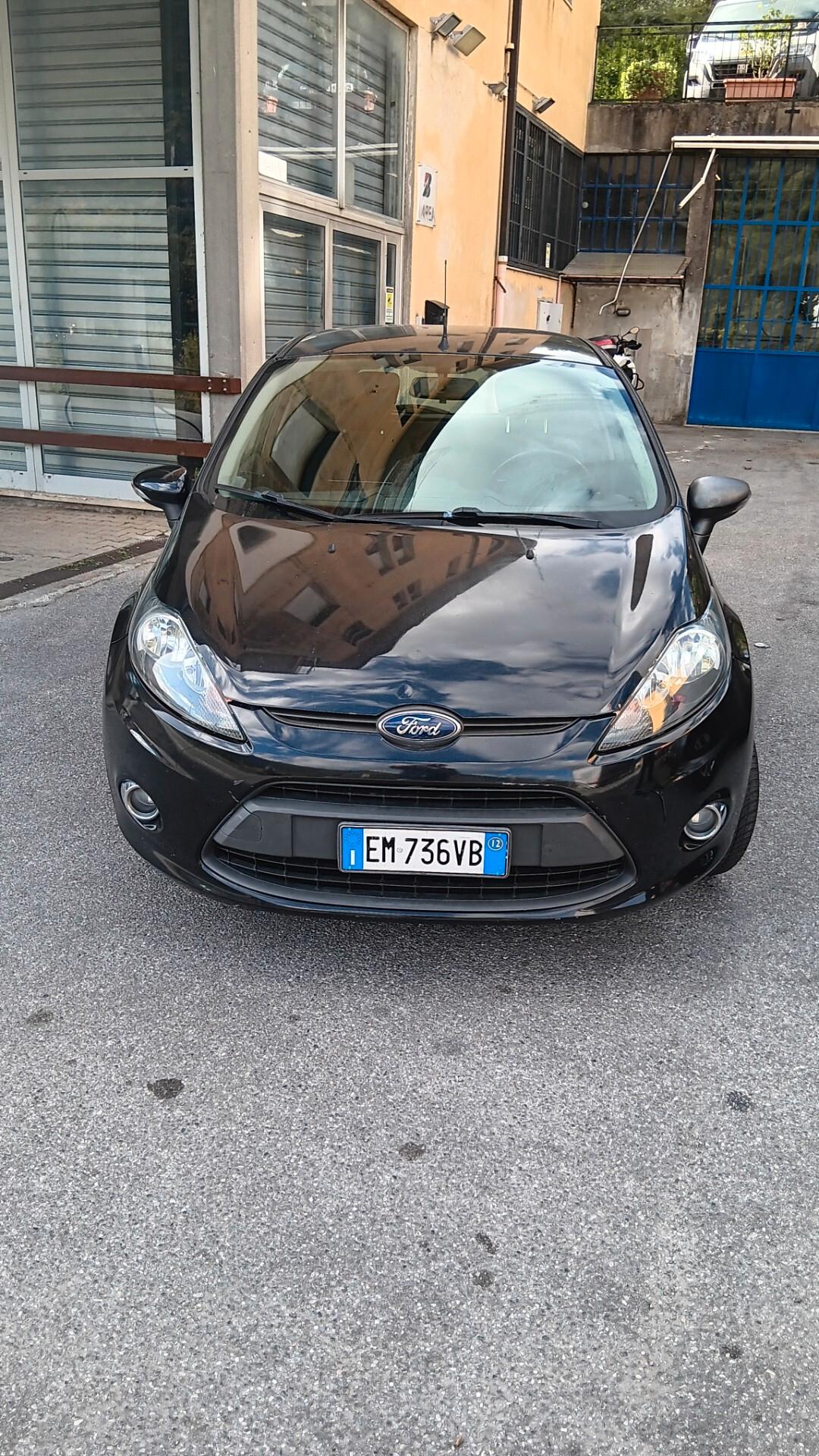 Ford Fiesta 1.4 TDCi 70CV 5 porte Titanium