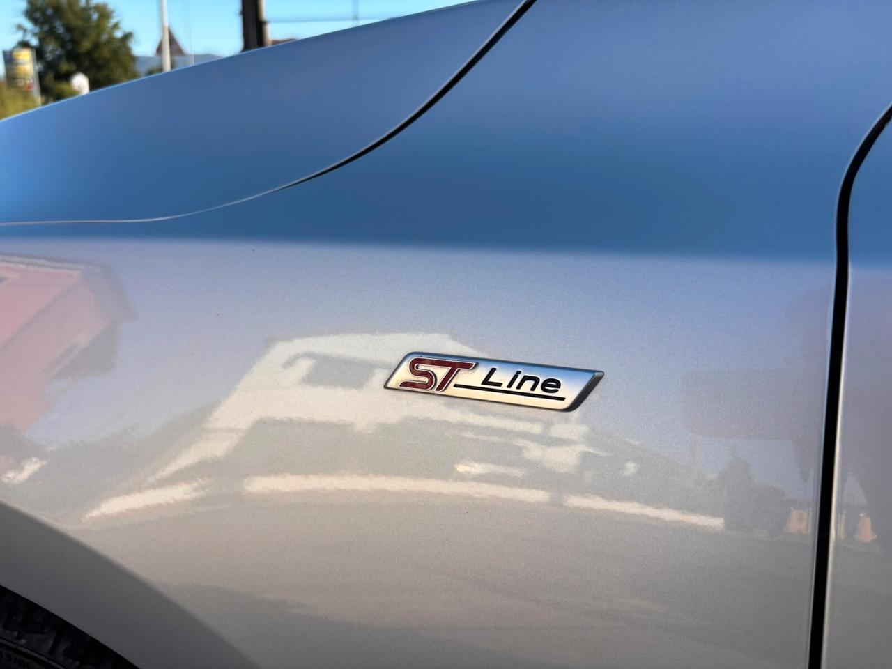 Ford Focus 1.0 EcoBoost Hybrid 125 CV 5p. ST-Line