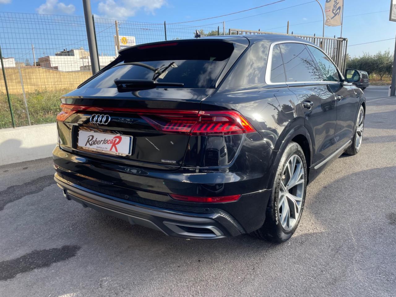 Audi Q8 50 TDI 286 CV quattro tiptronic S LINE ESTERNO E INTERNO