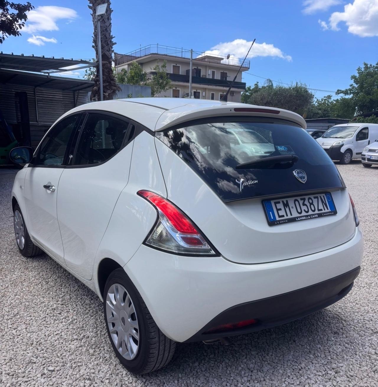 Lancia Ypsilon 1.2 69 CV 5 porte S&S Platinum