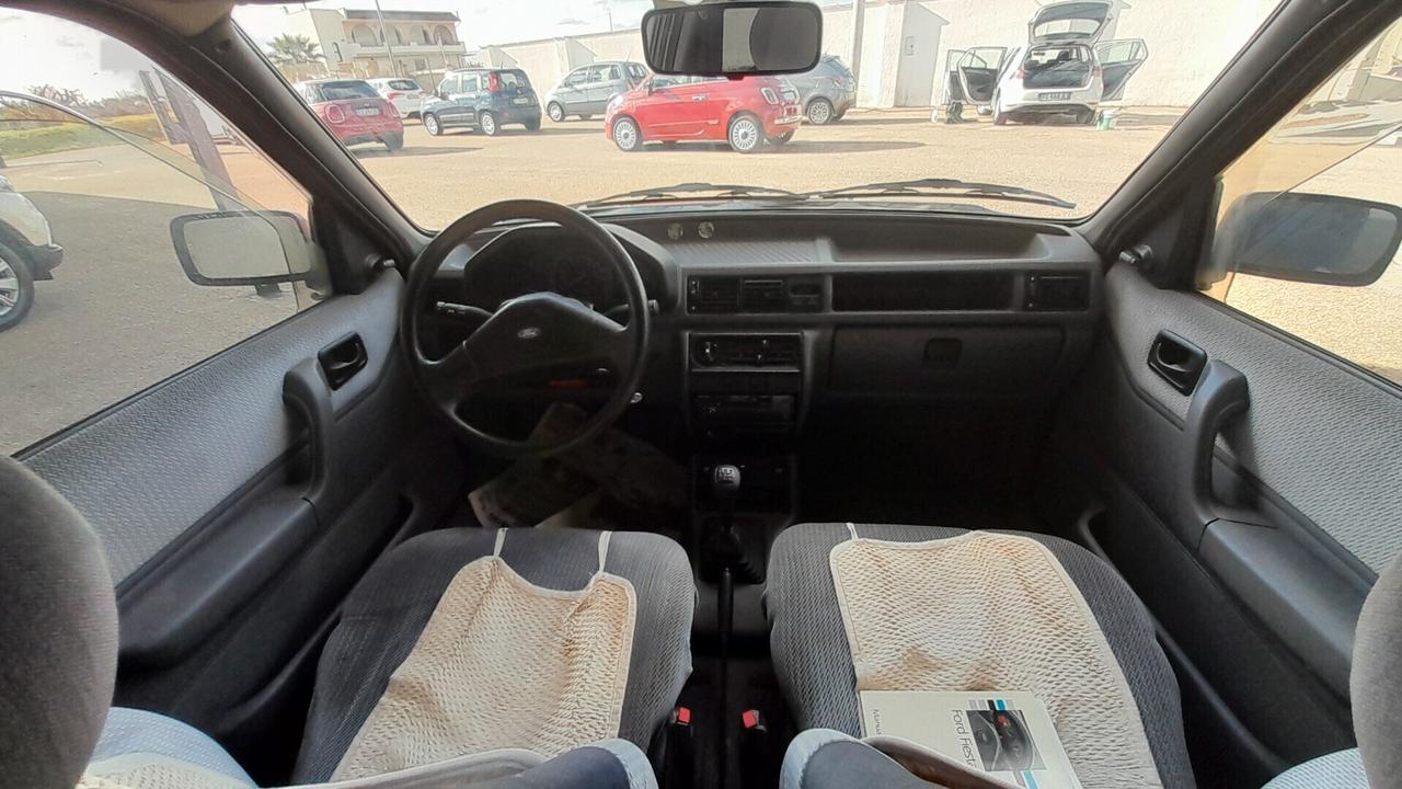 Ford Fiesta 1.1 5 porte Ghia