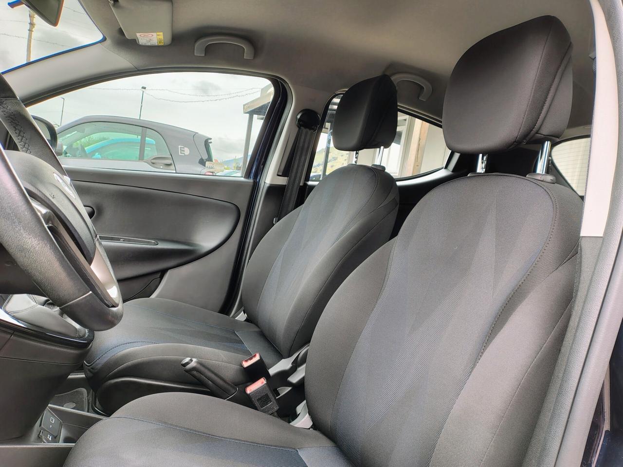 Lancia Ypsilon 1.0 FireFly 5 porte S&S Hybrid Ecochic Gold