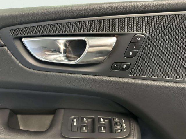 VOLVO XC60 B4 (d) AWD automatico Ultimate Bright N1