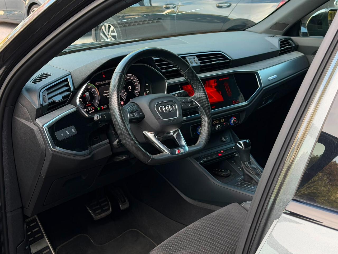 Audi Q3 45 TFSI e S tronic line edition