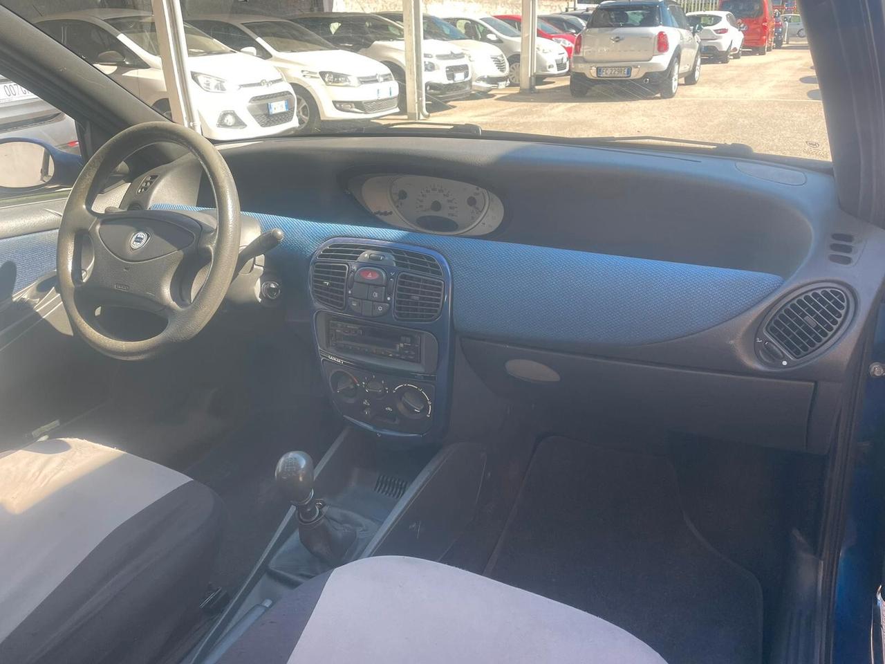 Lancia Y 1.1i cat Elefantino Blu