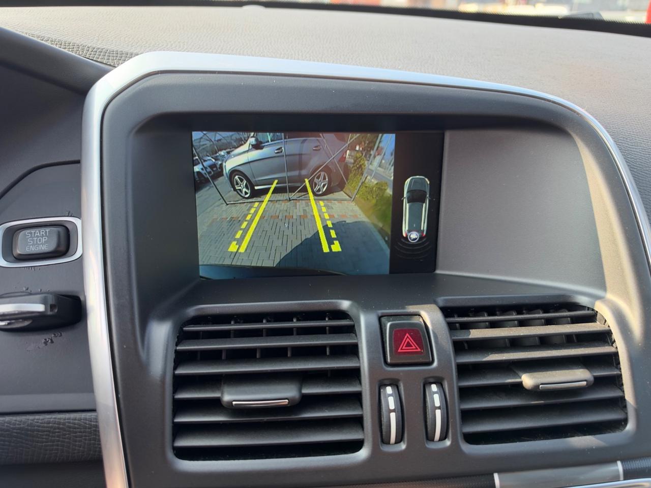 Volvo XC 60 D5 AWD Geartronic R-design Momentum