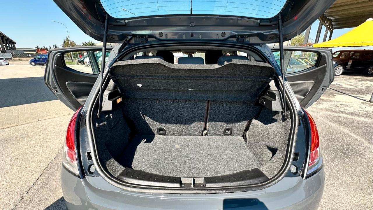Lancia Ypsilon 1.2 69 CV 5 porte GPL Ecochic Silver UNICO PROPRIETARIO KM CERTIFICATI