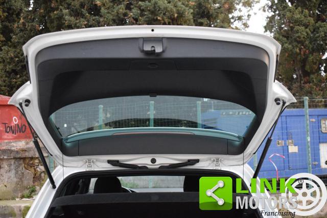 VOLKSWAGEN Golf eHIBRID