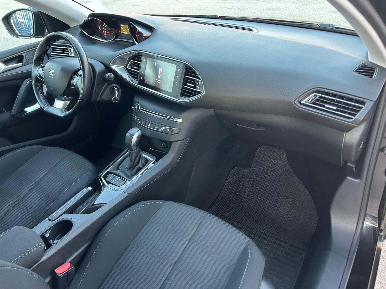 Peugeot 308 sw 1.6 diesel 120 cv 2017 navigatore