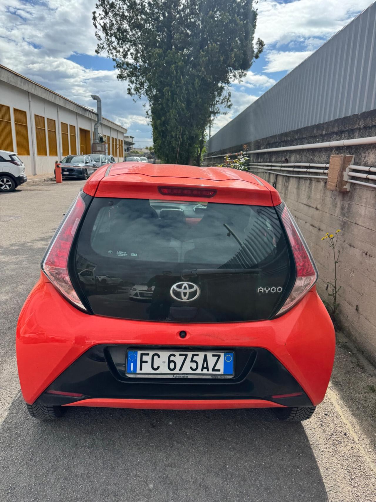 Toyota Aygo 1.0 VVT-i 69 CV 5 porte x-cool
