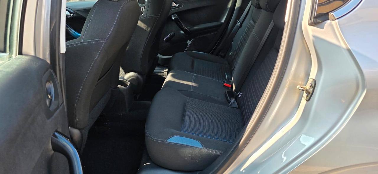 Peugeot 208 1.2 VTi 82 CV 3 porte Allure