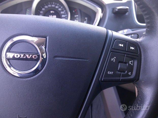 Volvo V40 Cross Country D2 120cv