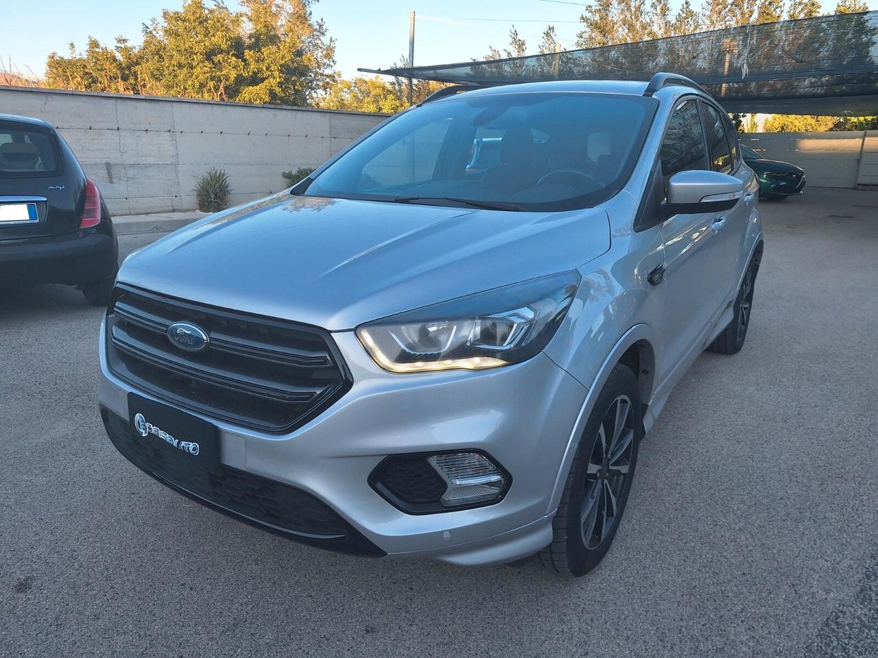 Ford Kuga 1.5 TDCI 120 CV S&S 2WD ST-Line