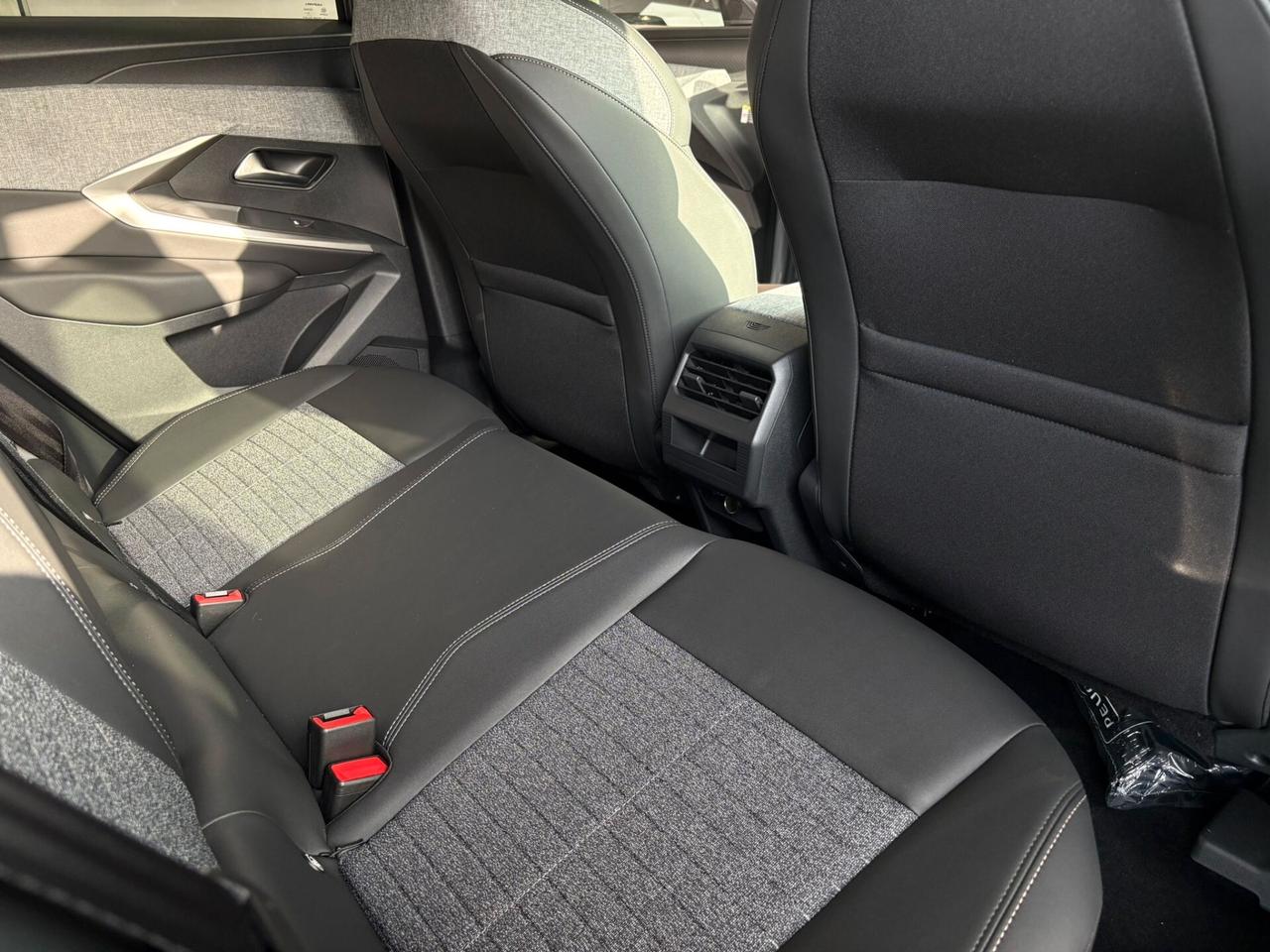 Peugeot 3008 Hybrid 145 e-DCS6 Allure