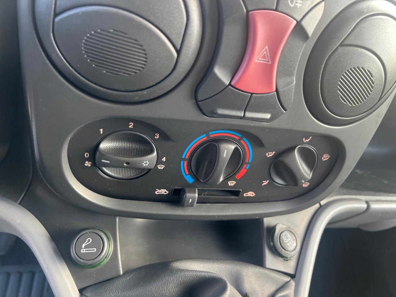 Fiat Doblo Doblò 1.6 16v natural power Active UNICO PROP.