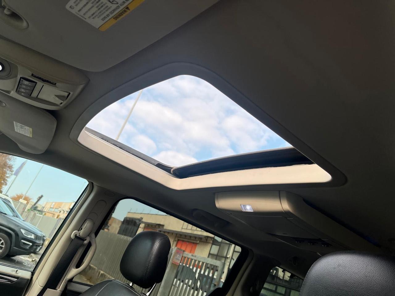 Lancia Voyager 2.8 Turbodiesel 163 CV