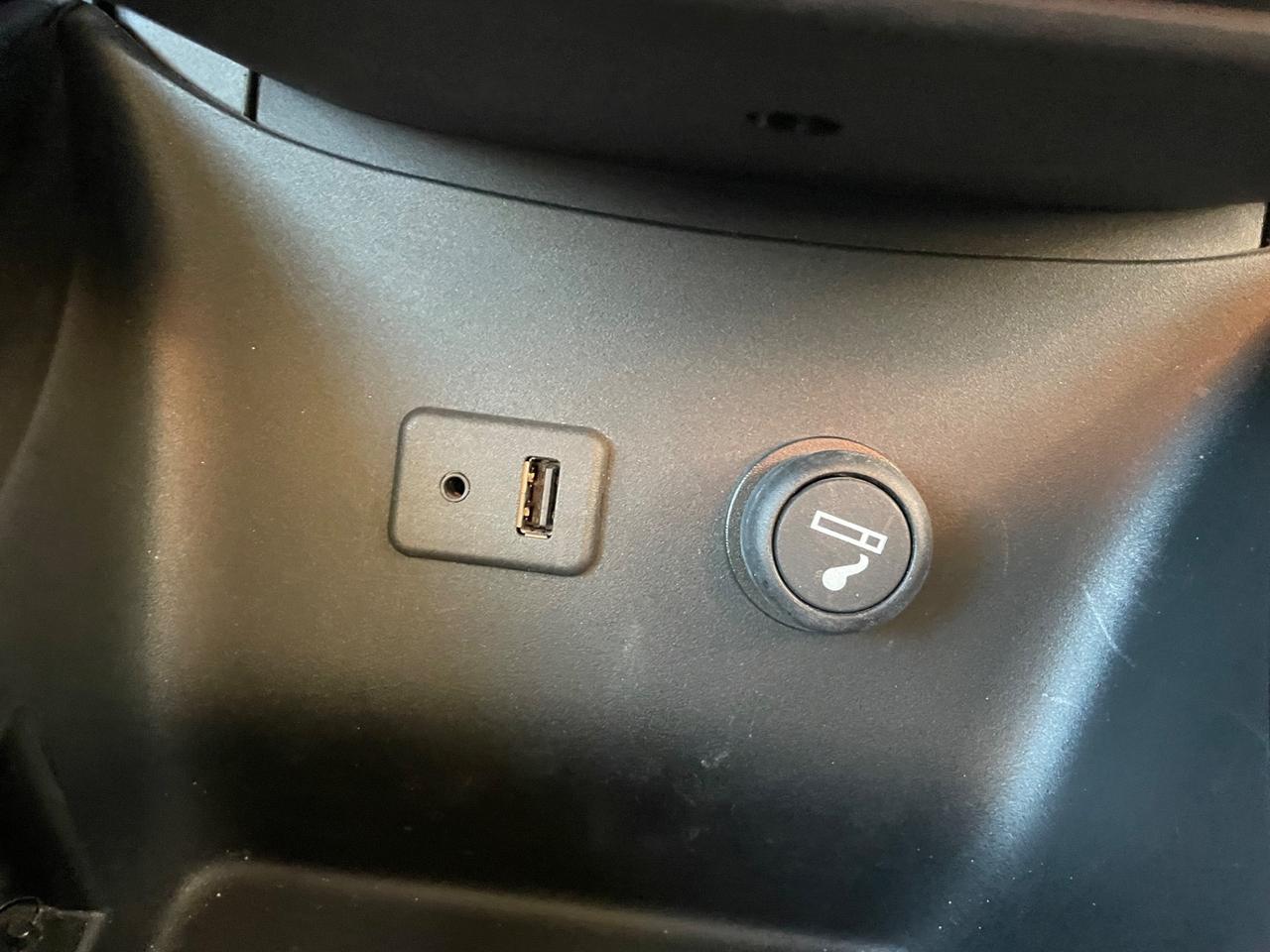 OPEL ADAM 1.2 BENZINA 70 (CV) 2013