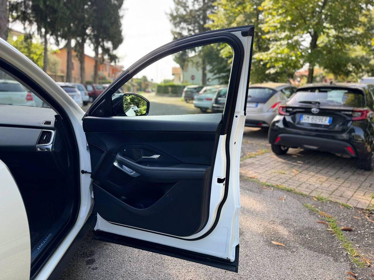 Jaguar E-Pace 2.0d i4 awd 150cv my19