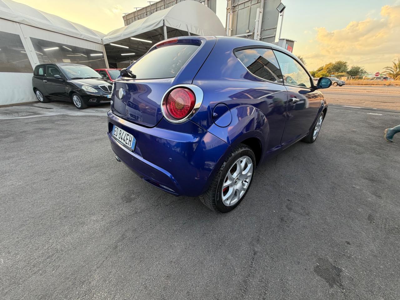 Alfa Romeo MiTo 1.6 JTDm 16V Distinctive Sport Pack