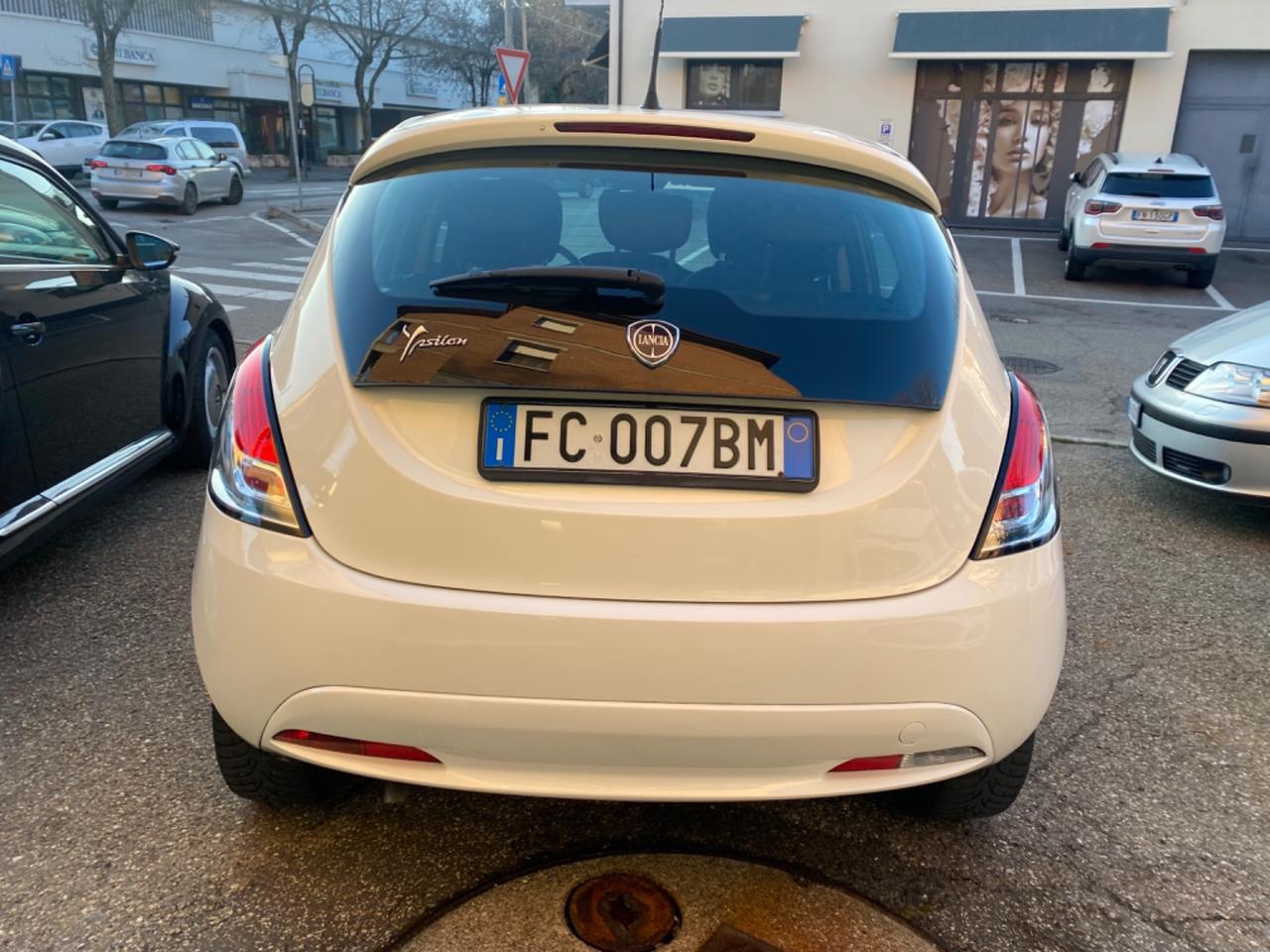 Lancia Ypsilon 1.2 69 CV 5 porte GPL Ecochic Silver