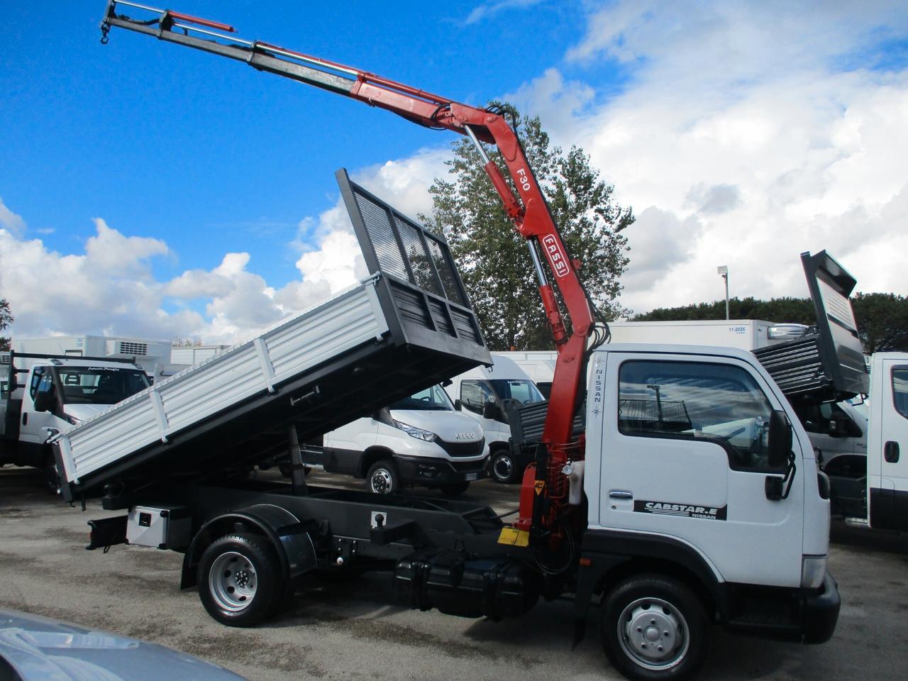 Nissan Cabstar 3000 120CV GRU FASSI F30 3S +RIBALT ATTACCHI PUNTA
