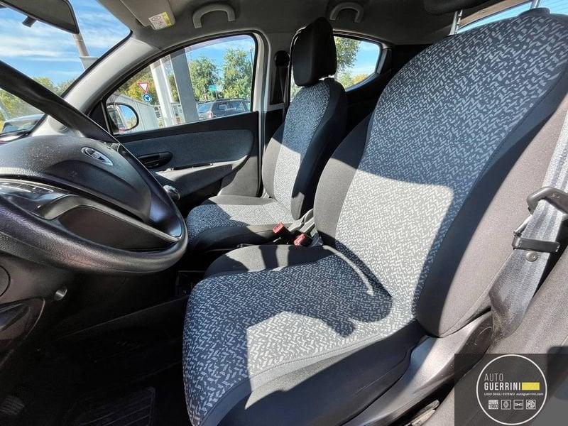 Lancia Ypsilon Ypsilon 1.0 FireFly 5 porte S&S Hybrid Ecochic Silver