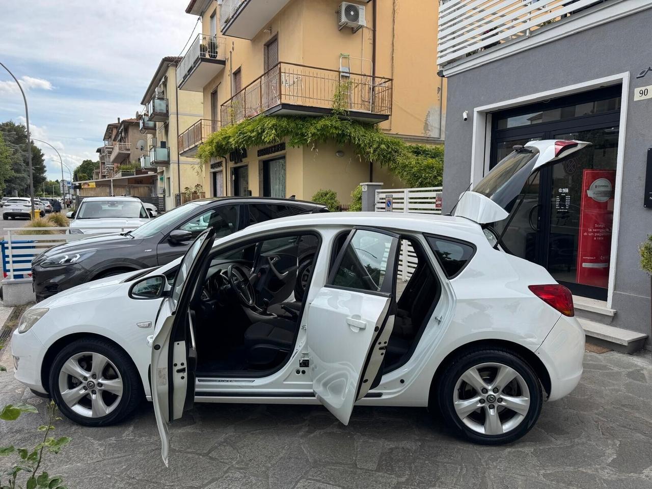 OPEL ASTRA 1.7 CDTI 110cv 5p COSMO NEOPATENT