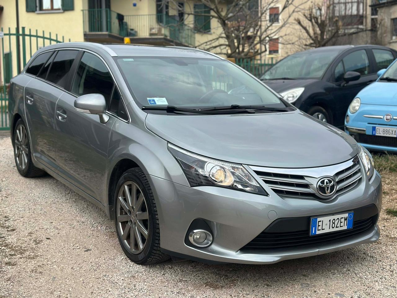 Toyota AVENSIS STYLE UNICOPR KMCERT GARAN