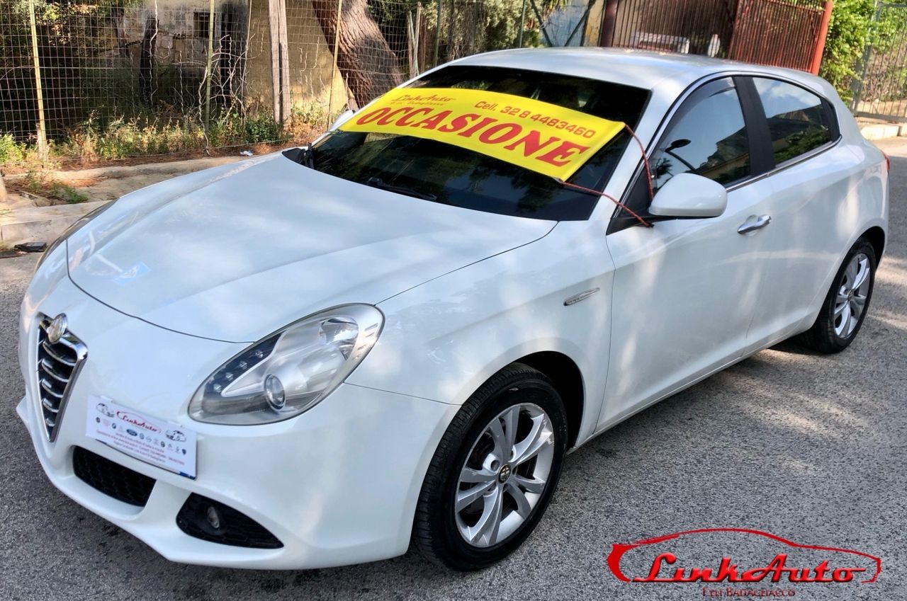 Alfa Romeo Giulietta 2.0 JTDm-2 140 CV Distinctive-2011