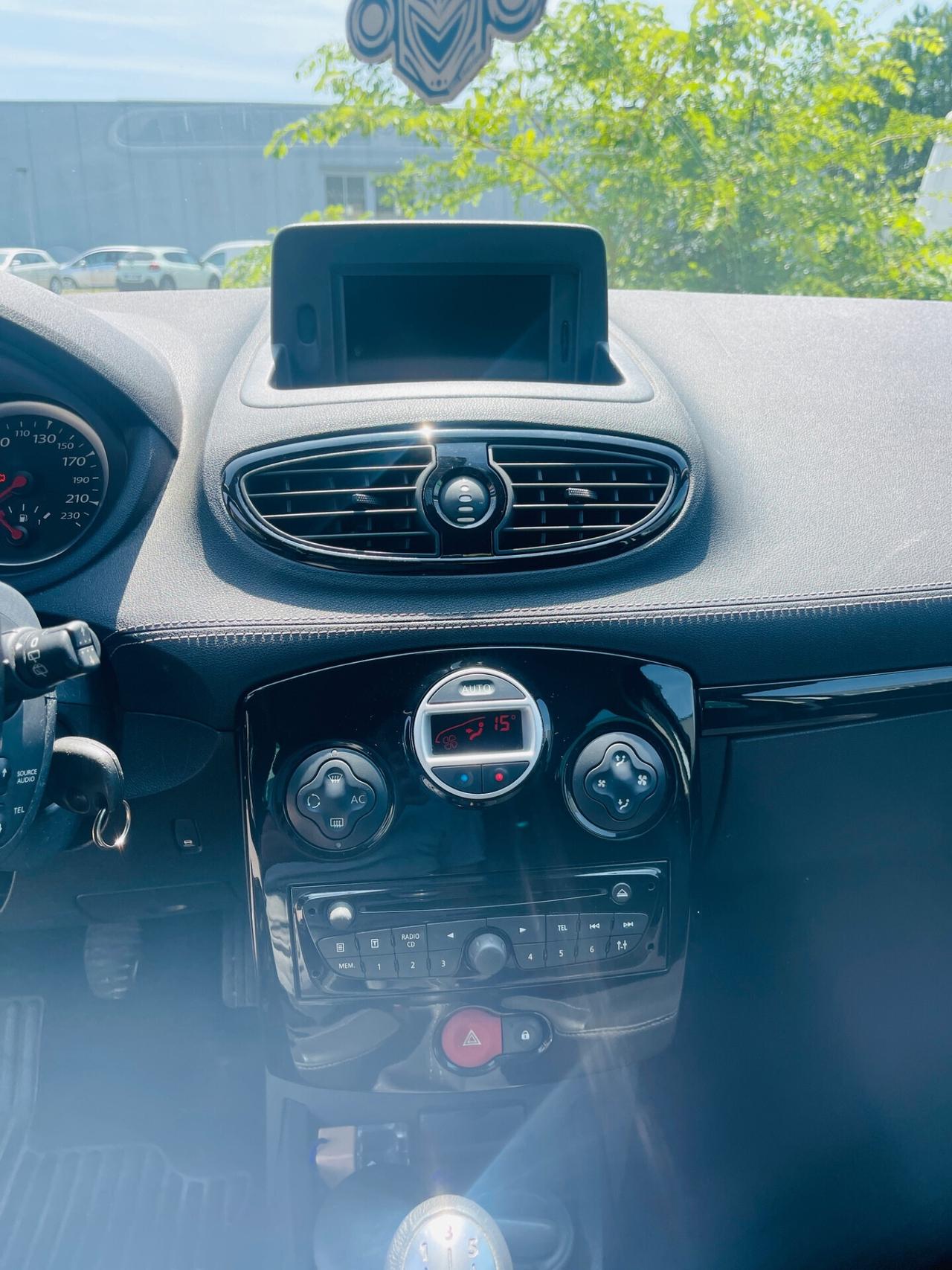 Renault Clio 1.2 16V 5 porte Dynamique
