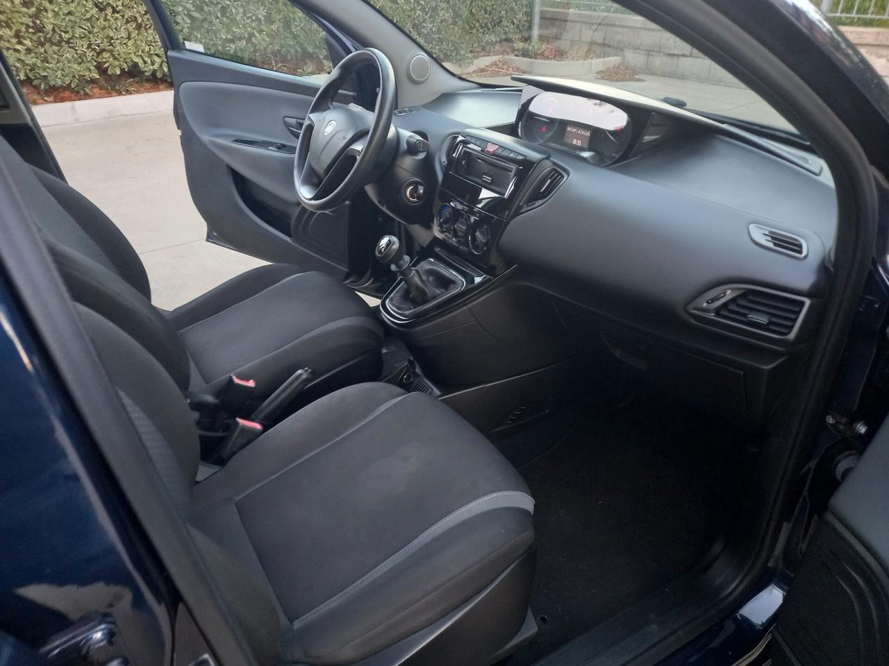Lancia Ypsilon 1.2 69 CV
