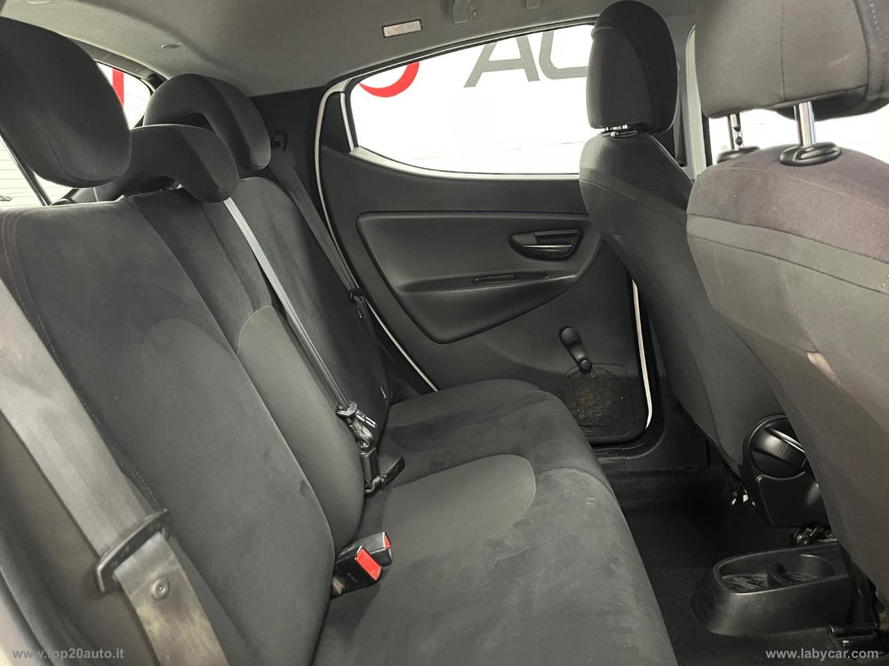 LANCIA Ypsilon 1.2 69 CV 5p. Silver