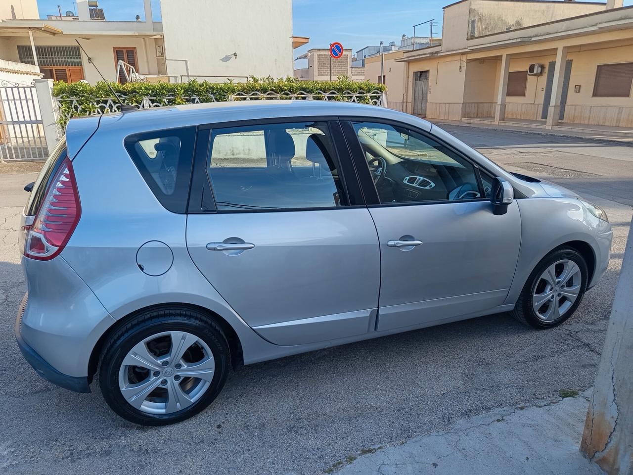Renault Scenic X-Mod 1.5 dCi 110CV