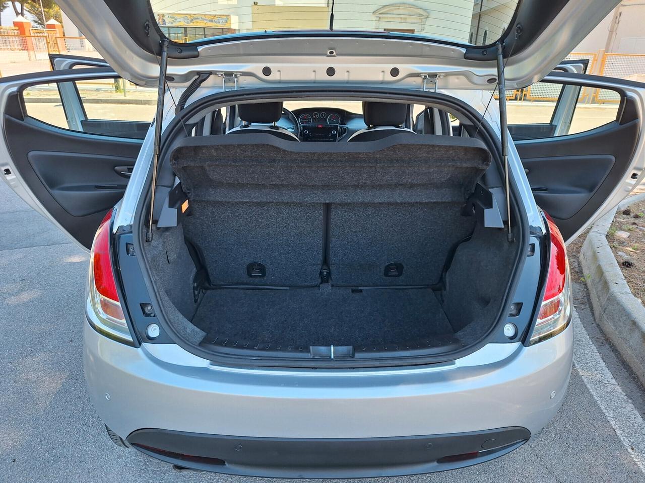 Lancia Ypsilon 1.2 69 CV 5 porte Elefantino 2015