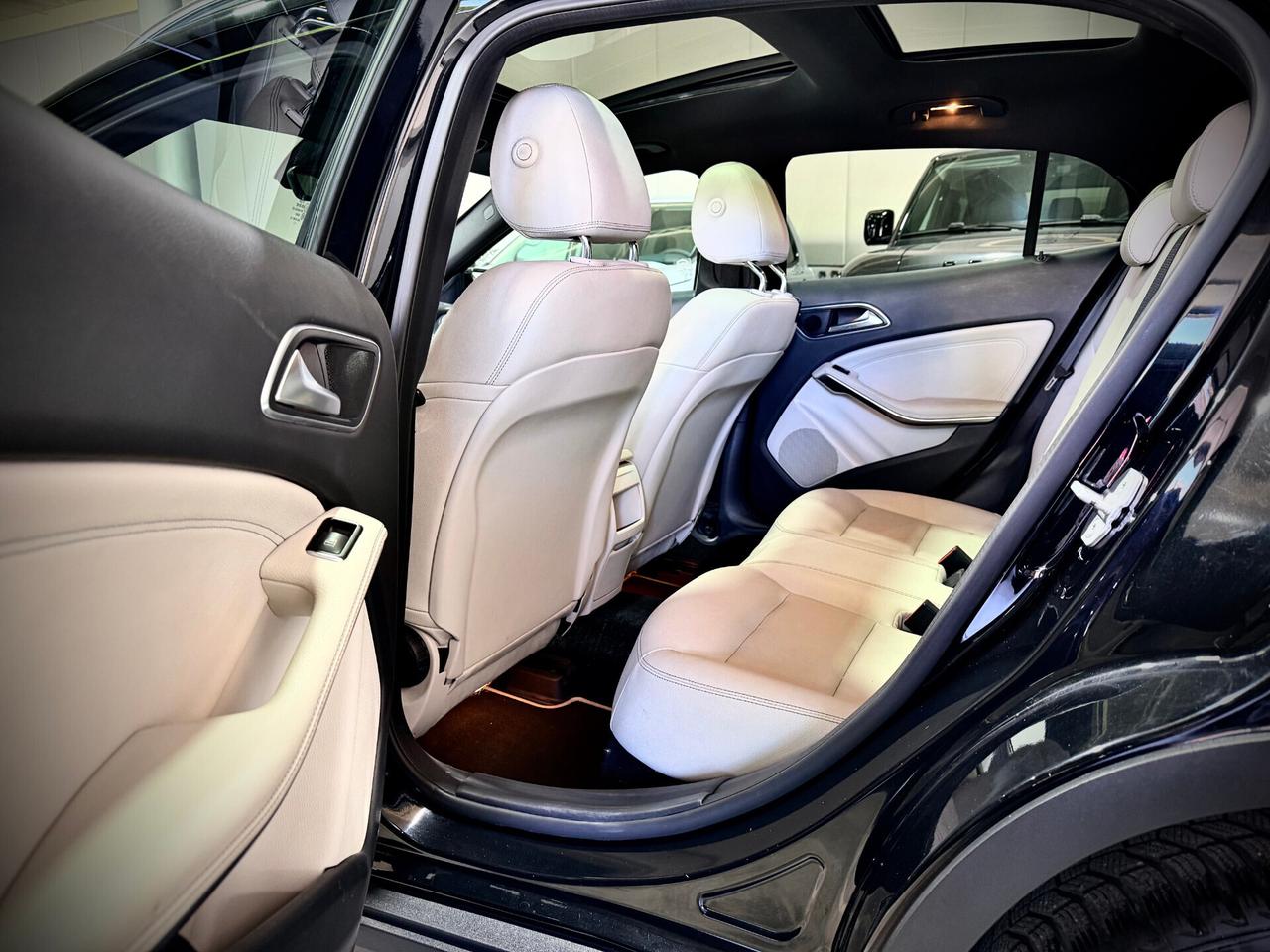 Mercedes-Benz GLA 200d 136CV Executive Tetto Apribile