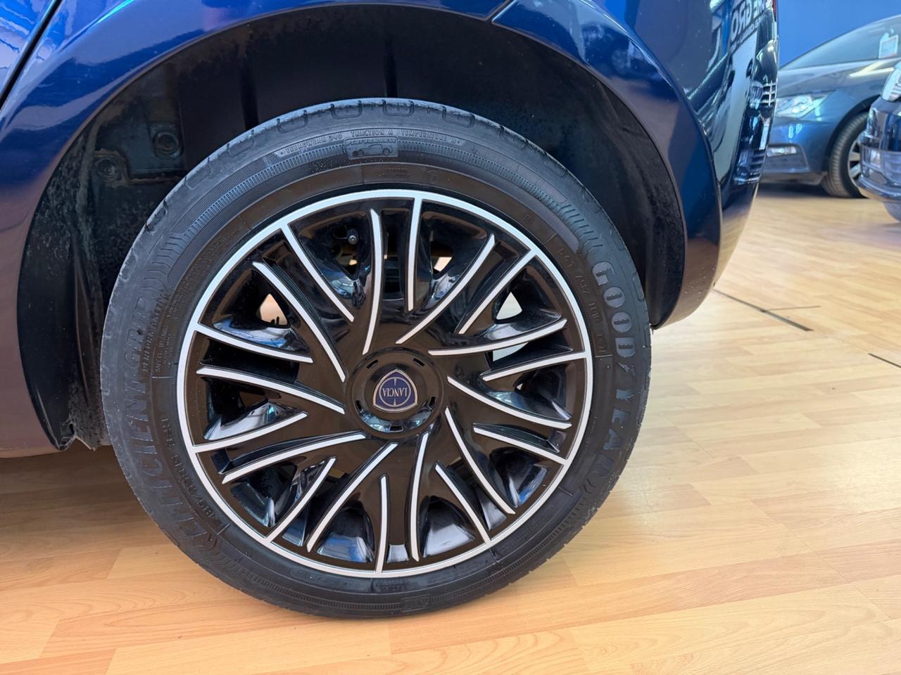 Lancia Ypsilon 1.0 benz/hybrid FULLOPT 2021 60.000km