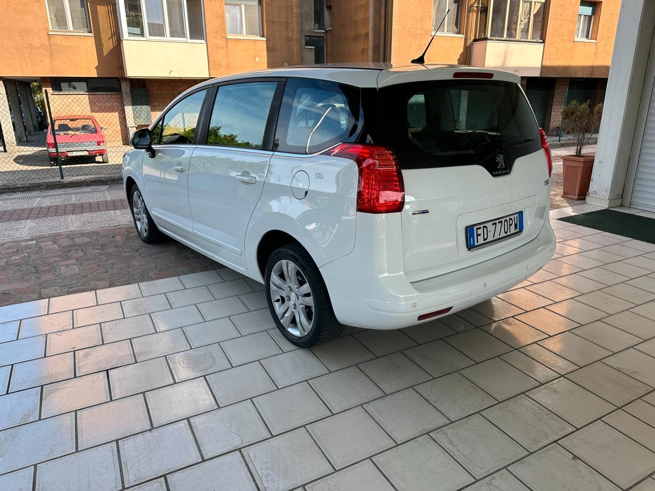 Peugeot 5008 1600 HDI AUT. 7 POSTI OFFERTA