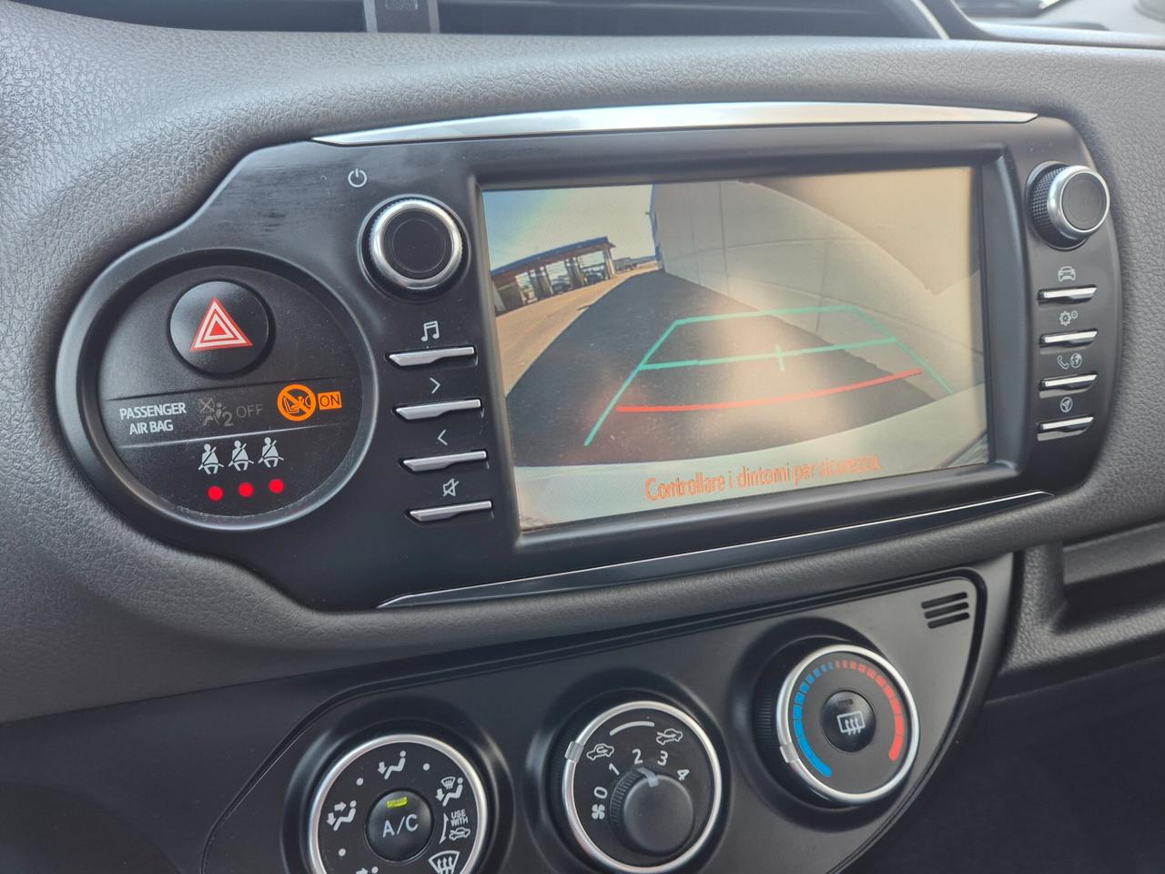 Toyota Yaris 1.0 Benzina Euro 6 NEOPATENTATO
