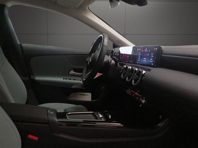 MERCEDES-BENZ CLA 180 Automatic Shooting Brake Progressive Advanced