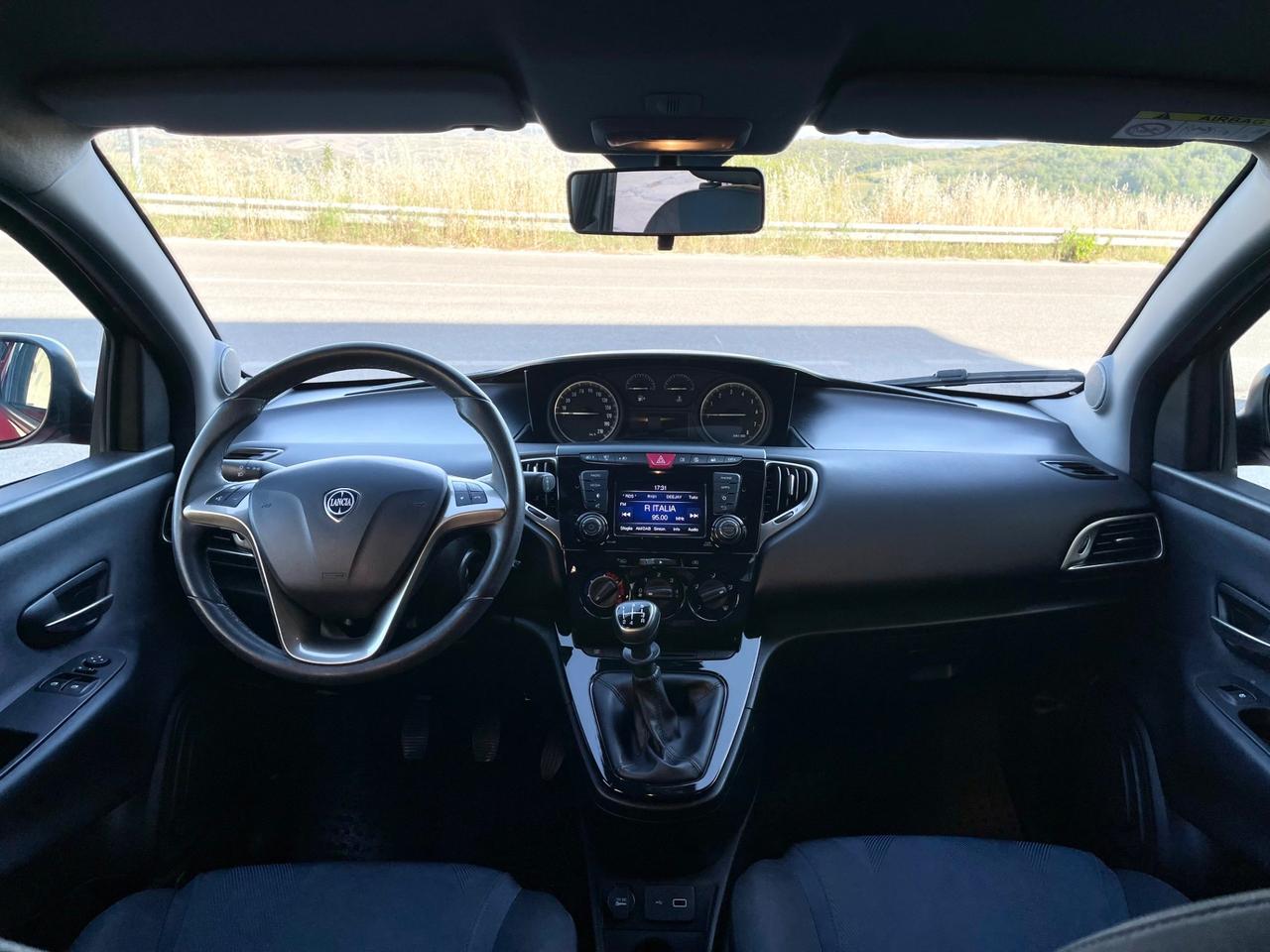 Lancia Ypsilon 1.2 69 CV 5 porte S&S Gold